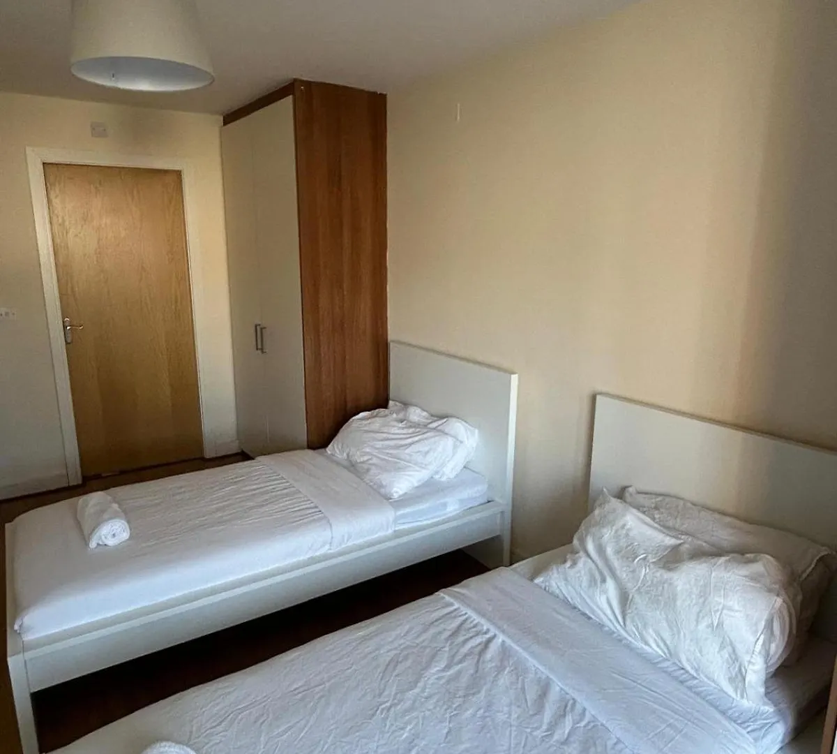 004 Spacious 3 Bed Apartment In Dublin City Centre İrlanda